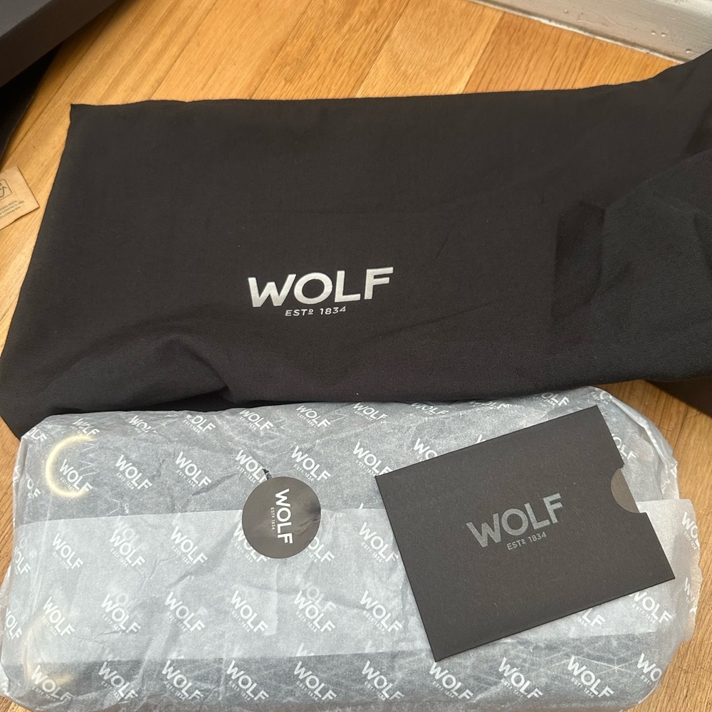 WOLF Signature Travel Case - Picture 5 of 9